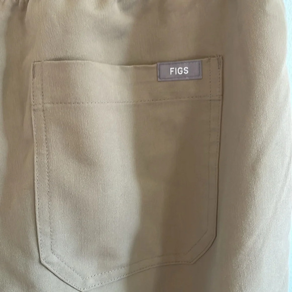 FIGS High Waisted Yola Skinny Scrub Pants Tan Nude Latte Size Medium - Picture 7 of 12